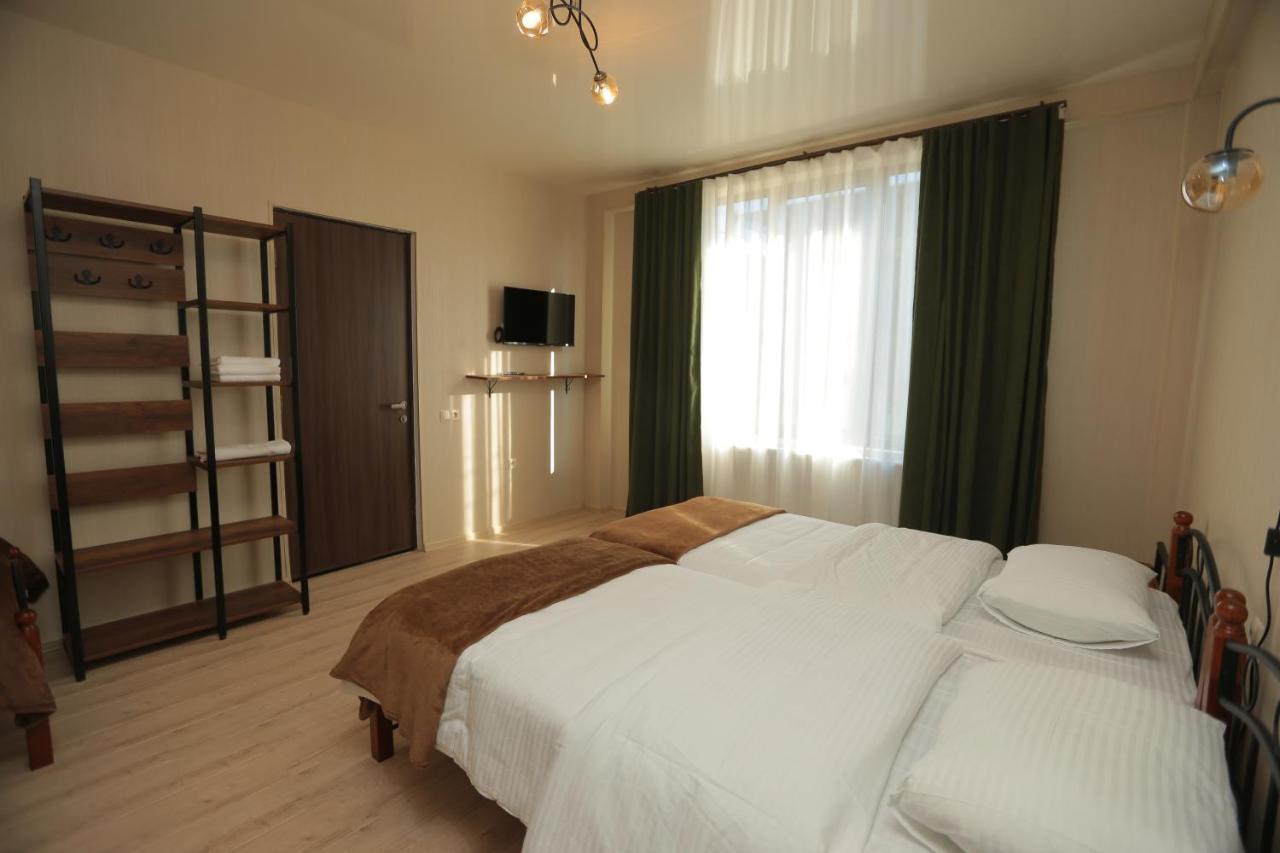 Chogo Hotel Kutaisi Eksteriør billede